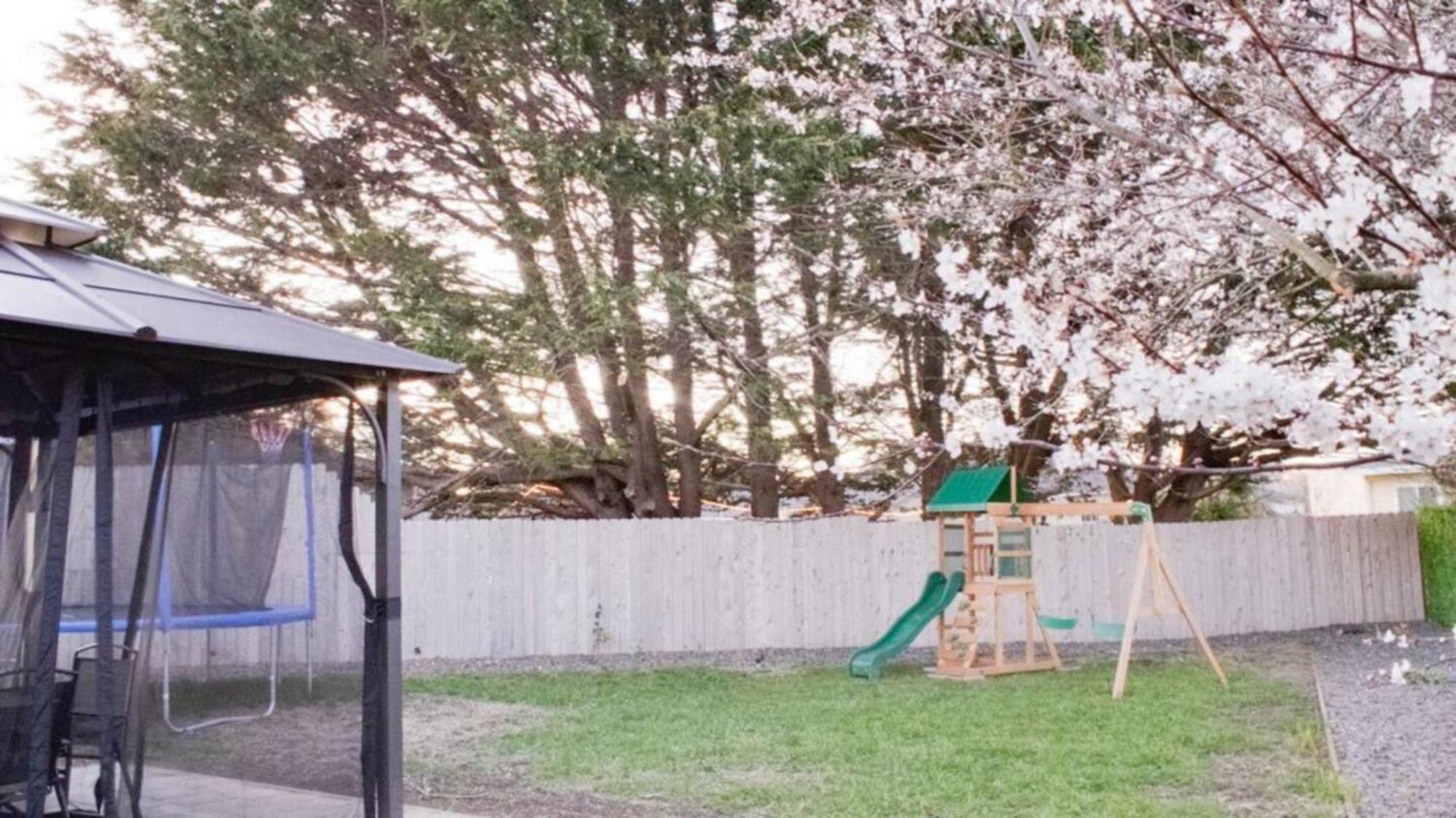 Private Home - Playground, Jumping Mat, Bbq, Darts, Firepit, Gazebo, 4 Smart Tvs, White Cotton Bedding, - The Redwood Cul-De Sac Beach Retreat Кресент-Сити Экстерьер фото