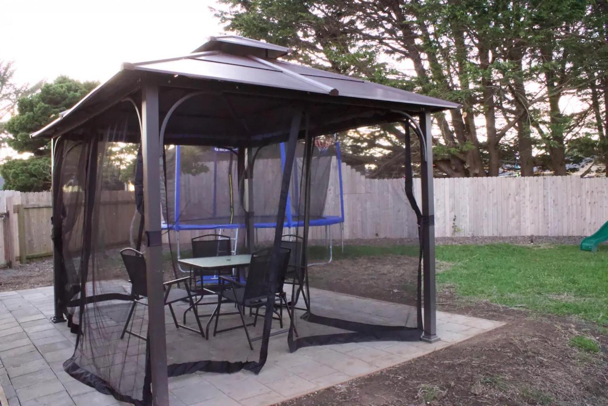 Private Home - Playground, Jumping Mat, Bbq, Darts, Firepit, Gazebo, 4 Smart Tvs, White Cotton Bedding, - The Redwood Cul-De Sac Beach Retreat Кресент-Сити Экстерьер фото